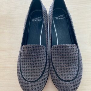 Dansko Houndstooth Patterned Mules in Brown and Black